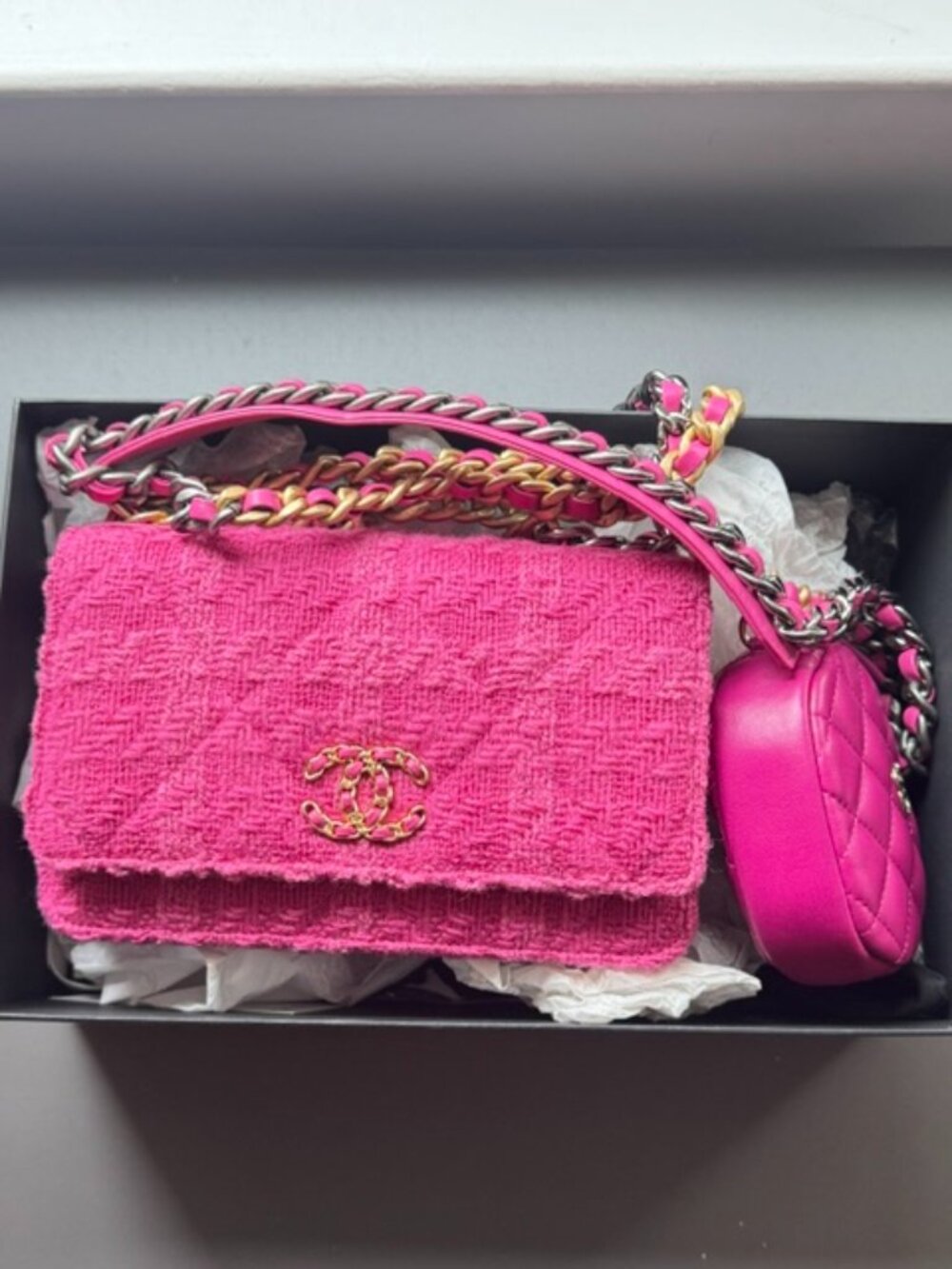 Chanel Pink Tweed 19 Wallet on Chain FW 2019 with lambskin coin purse NIB - Picture 2 of 15